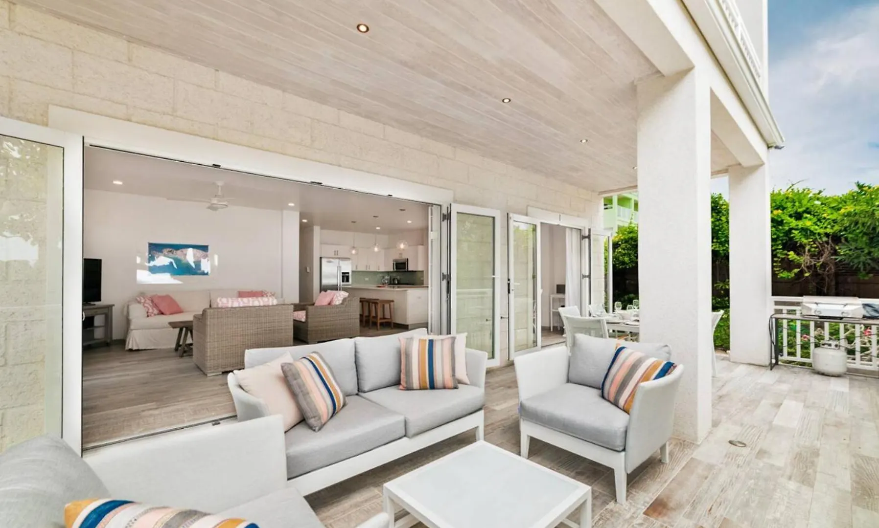Luxurious Penthouse Right On The Oceanfront 0*, Bridgetown