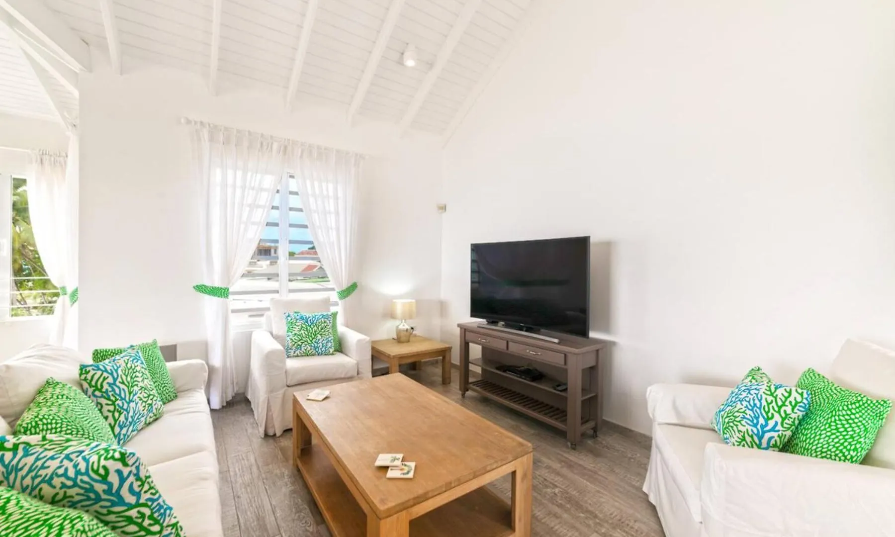 Luxurious Penthouse Right On The Oceanfront Holiday home Bridgetown